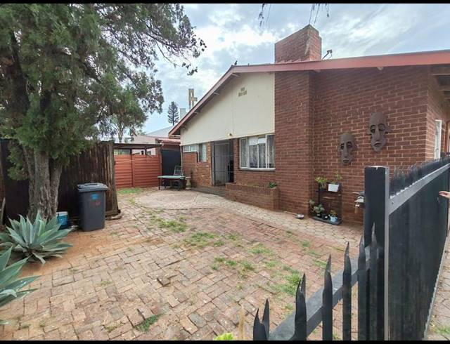 3 BEDROOM HOUSE FOR SALE IN WEST PARK